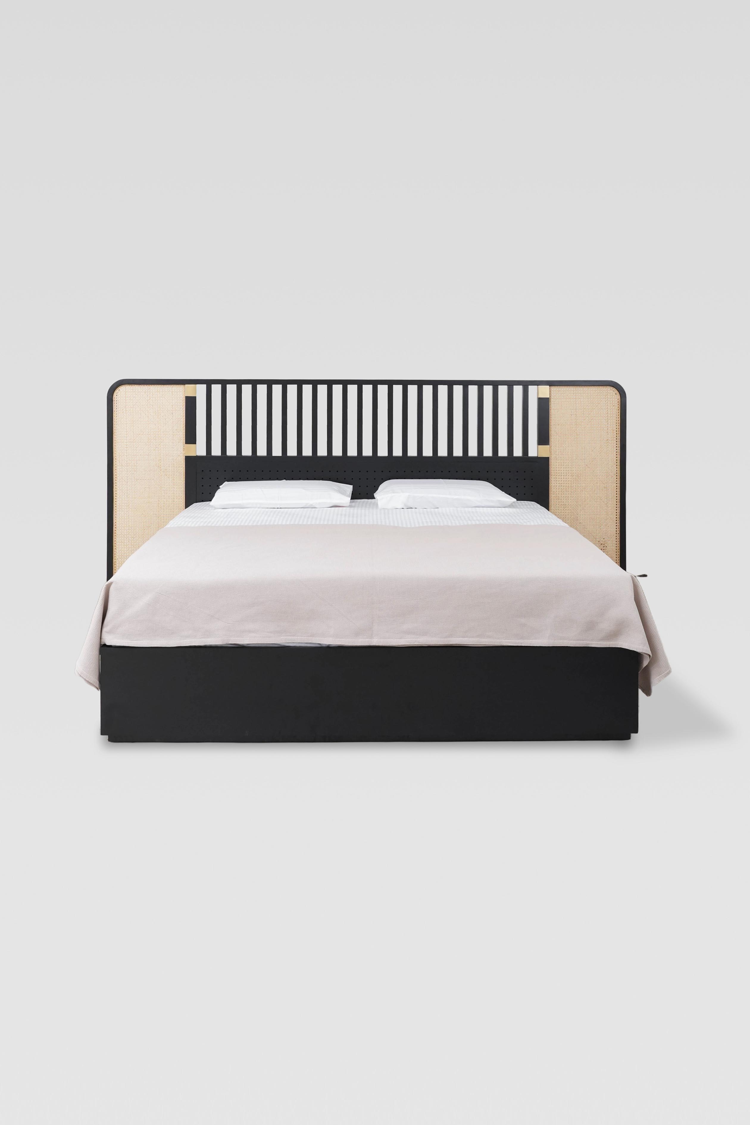 EMPRESS WITHOUT STORAGE